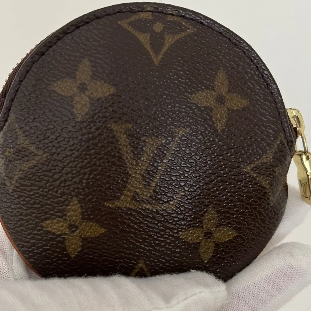 Louis Vuitton Monogram Round Coin AirPod Pouch Unisex EUC 2007 France